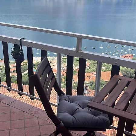 Sheila House Apartment Brenzone sul Garda Luaran gambar